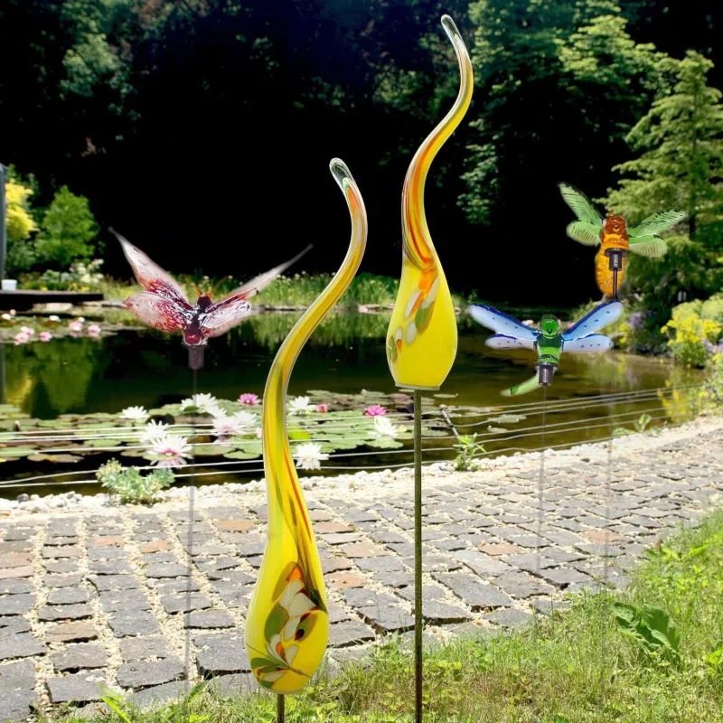 Ostern|Ostern^Cristalica Glas Schmetterling Bunt Breite ca. 10,3cm, Gartendeko mit Stab 45cm Handarbeit