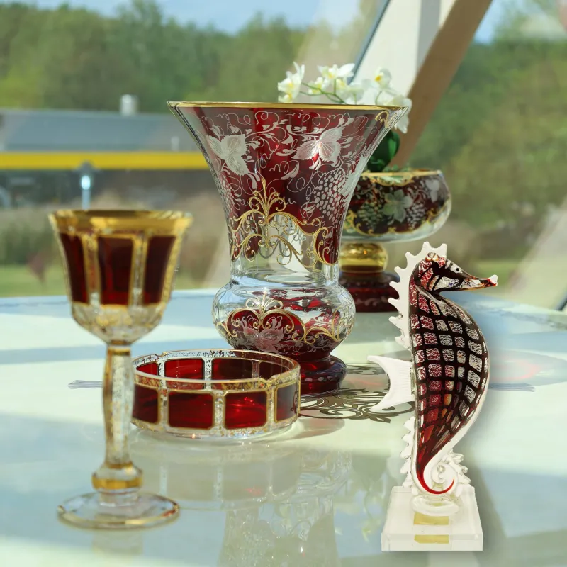 Valentienstag|Tiere & Figuren^Cristalica Glasfigur Seepferd Höhe ca. 25cm Schwarz/Rot/Grau Handarbeit