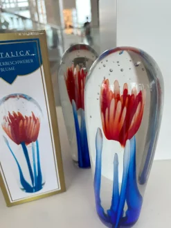 Valentienstag|Männer^Cristalica Glaspapierbeschwerer mit Blume Rot/Blau Höhe ca. 20cm
